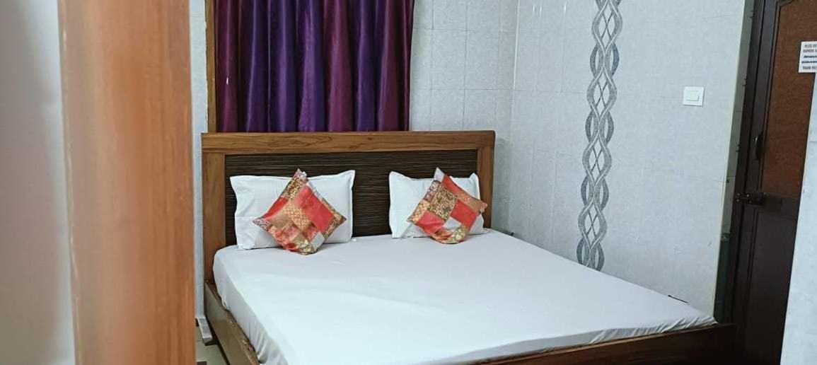 Hotel O Sms Grand Inn Madras Buitenkant foto